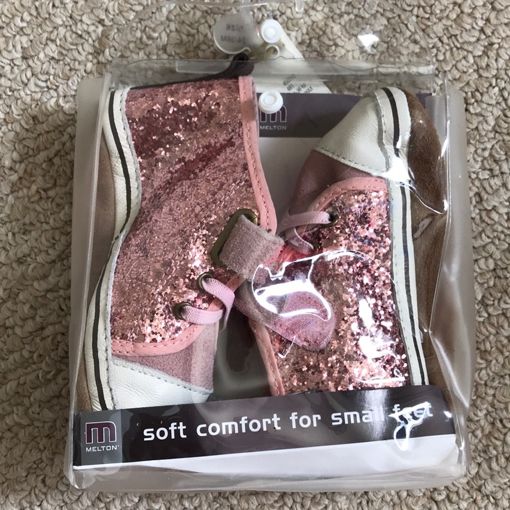 NWT Melton pink glitter shoes